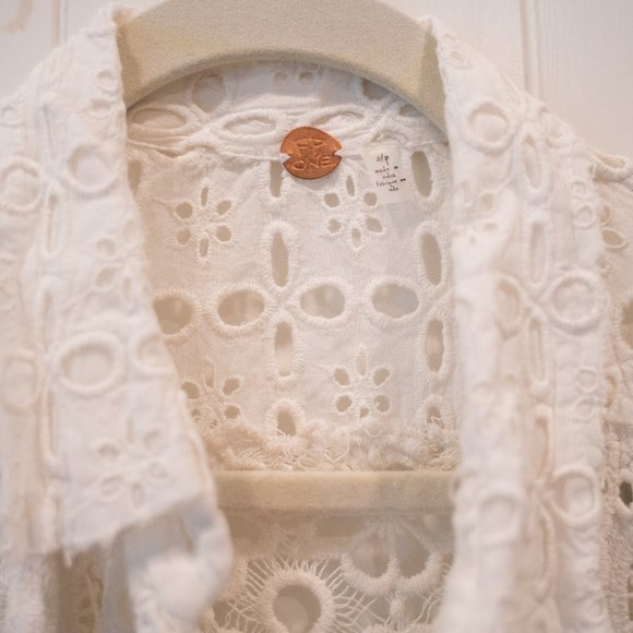 NWT Free People Women's White One Yesenia Floral Lace Crochet Button Maxi Top - Picture 8 of 14